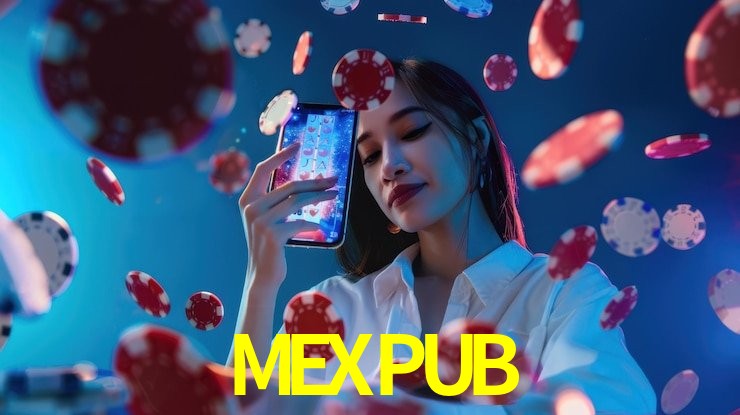 Escena dinámica inspirada en casino con iluminación MEXPUB, cartas, fichas e íconos de juegos digitales en un espacio moderno de juegos.